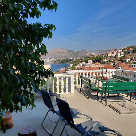 Apartments Gracia & Toni Trogir Bagian luar foto