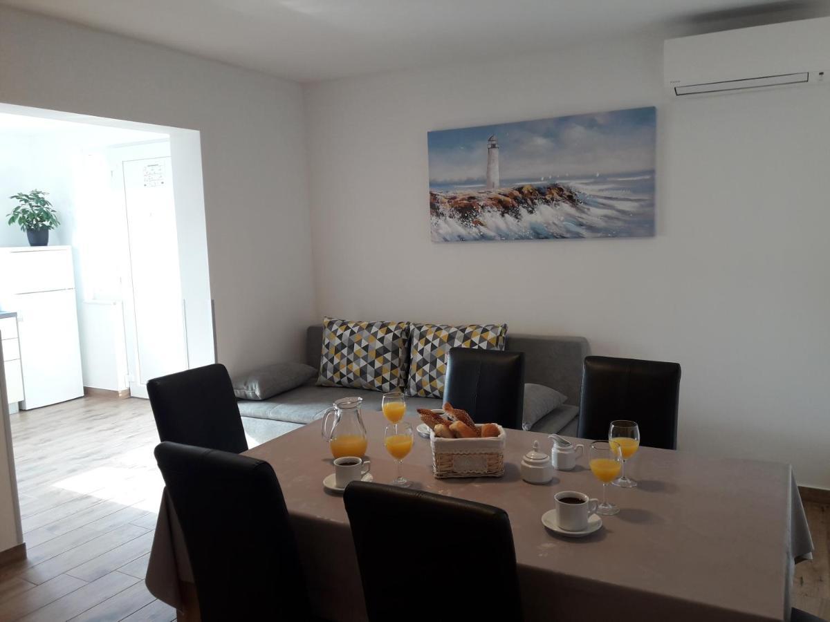 Apartments Gracia & Toni Trogir Bagian luar foto