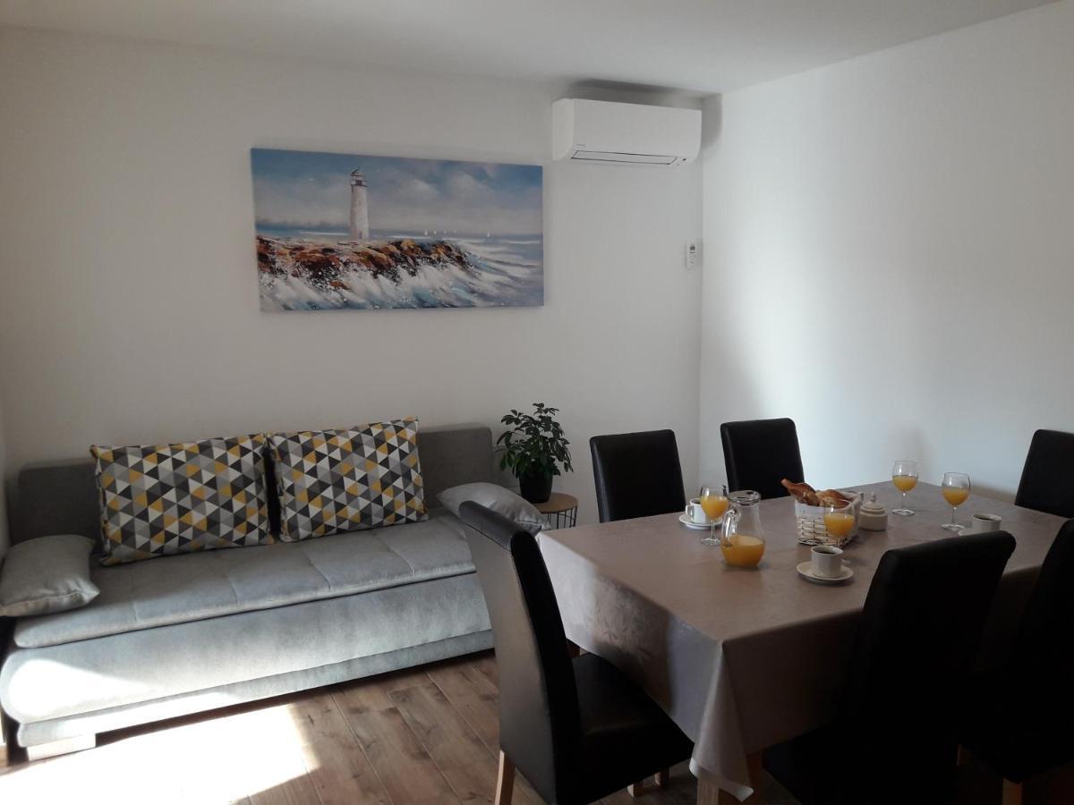 Apartments Gracia & Toni Trogir Bagian luar foto