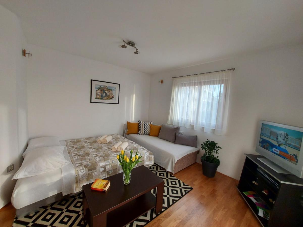 Apartments Gracia & Toni Trogir Bagian luar foto
