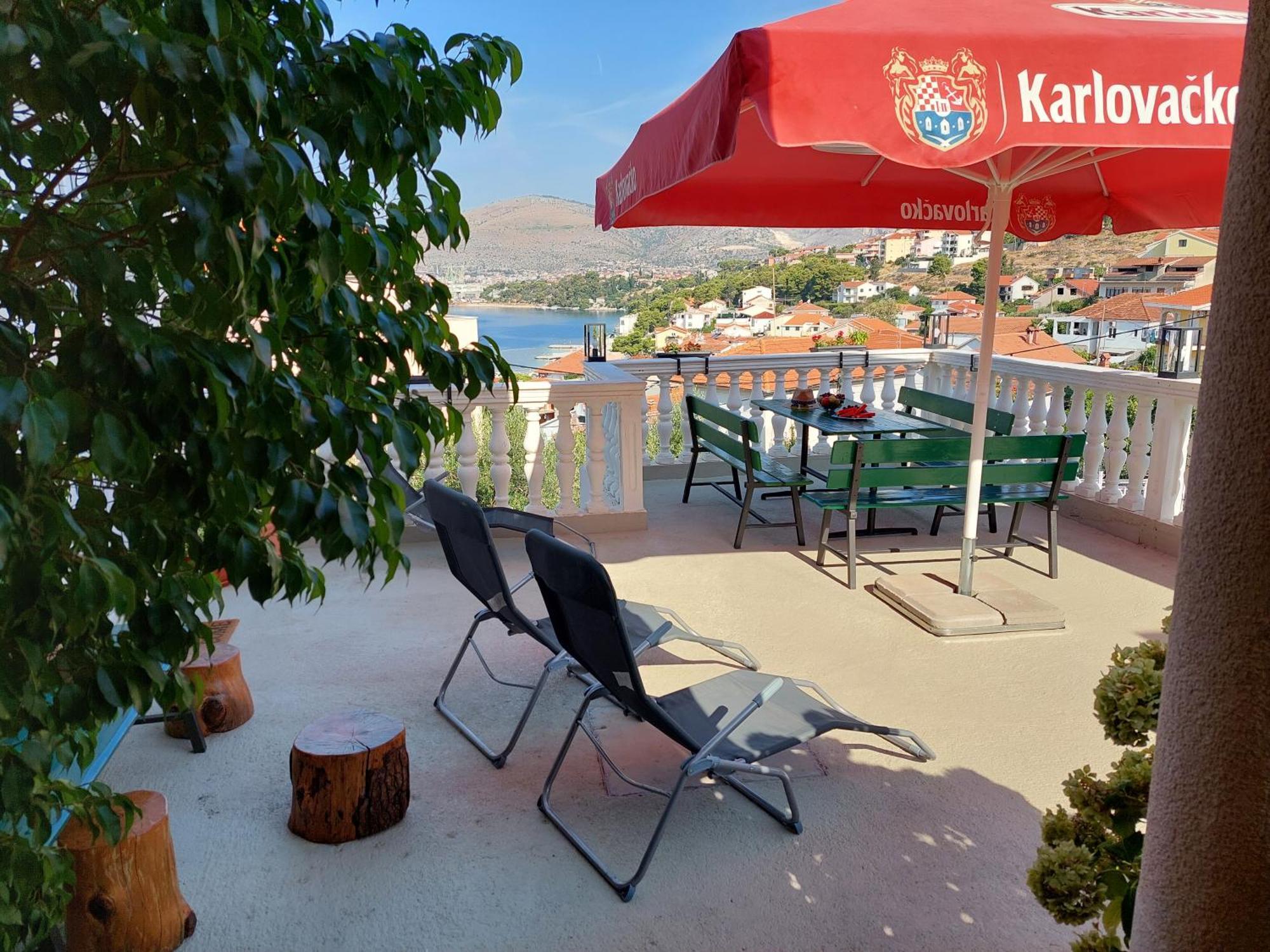 Apartments Gracia & Toni Trogir Bagian luar foto
