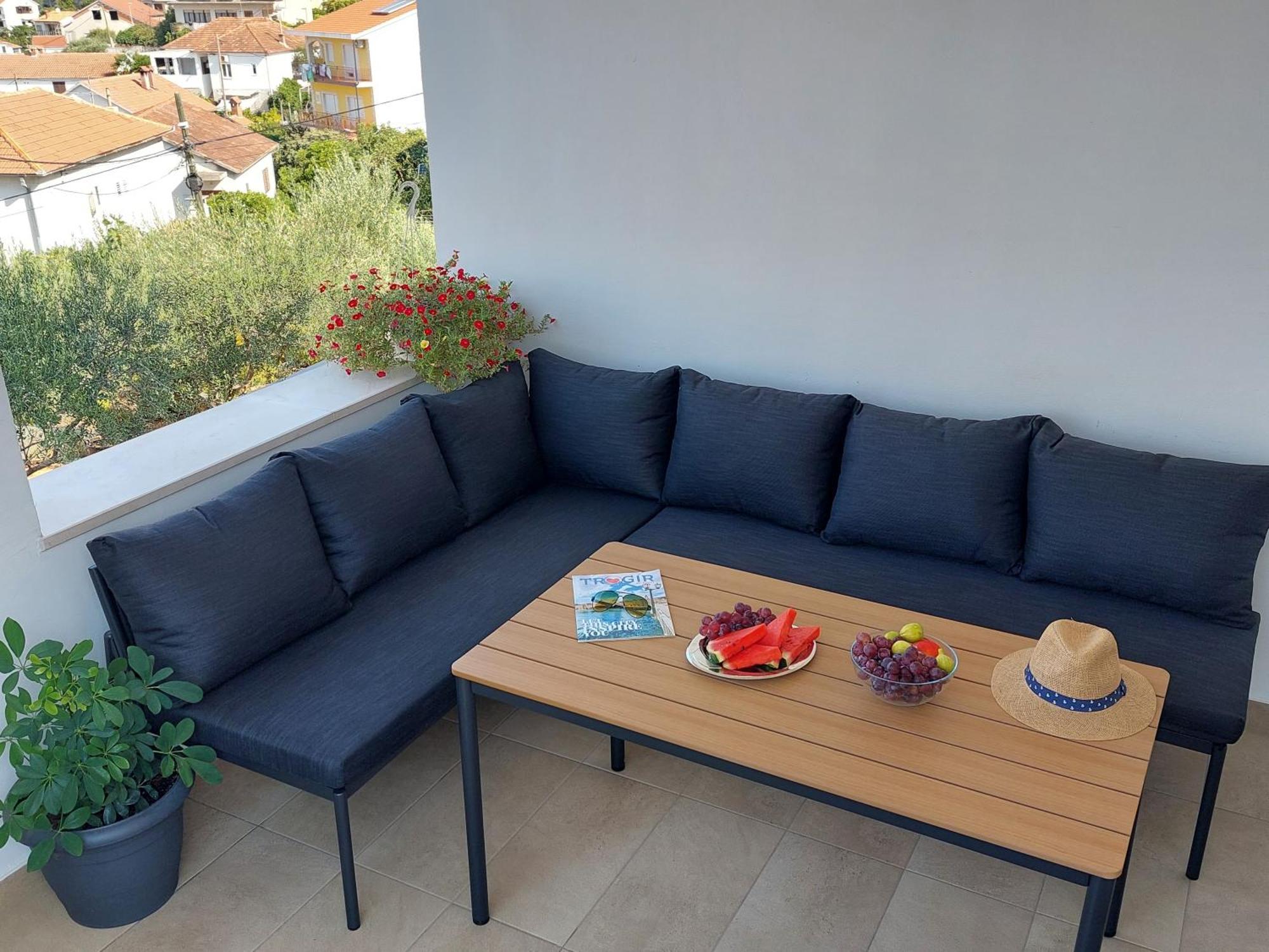 Apartments Gracia & Toni Trogir Bagian luar foto