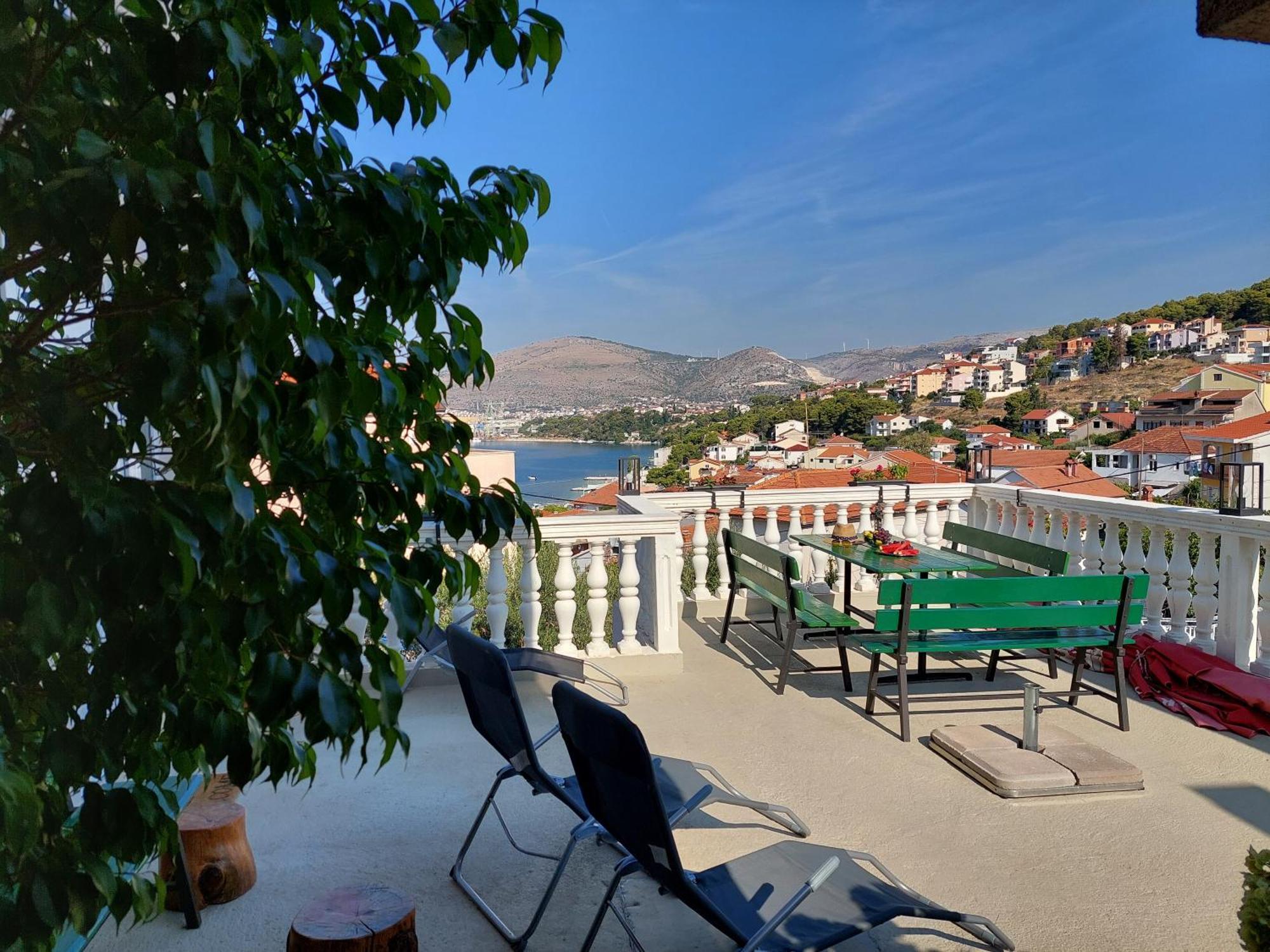 Apartments Gracia & Toni Trogir Bagian luar foto